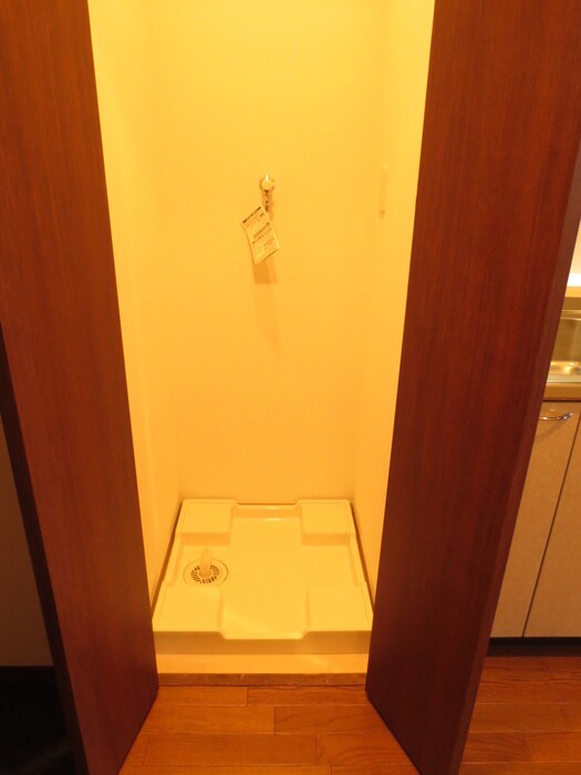 物件内観写真10　(洗濯機置場)