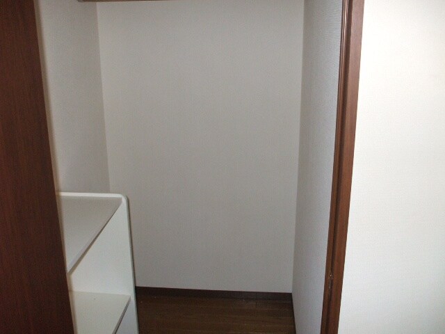 物件内観写真11　(収納)