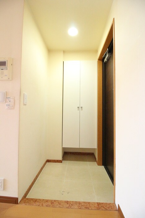 物件内観写真14　(玄関)