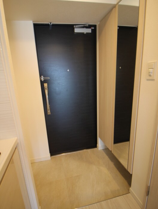 物件内観写真18　(玄関)