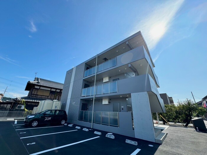 物件外観写真1　(外観写真)