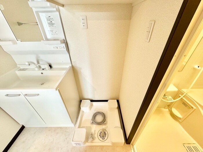 物件内観写真18　(洗濯機置場)