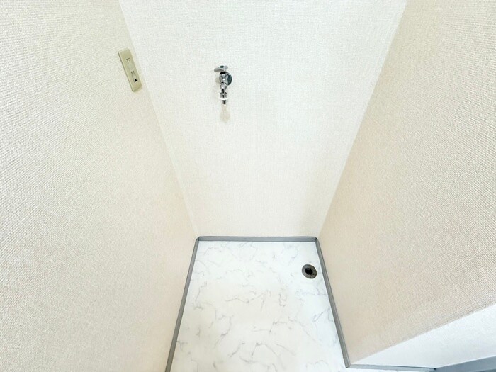 物件内観写真11　(洗濯機置場)