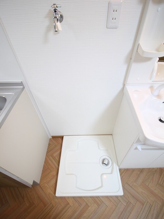 物件内観写真15　(洗濯機置場)