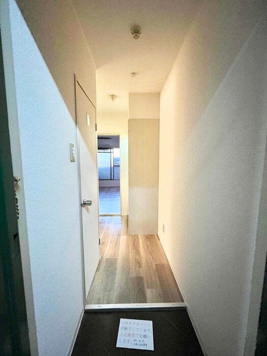 物件内観写真15　(玄関)