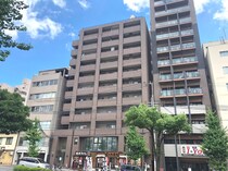 ユニバ－サルビルの外観写真