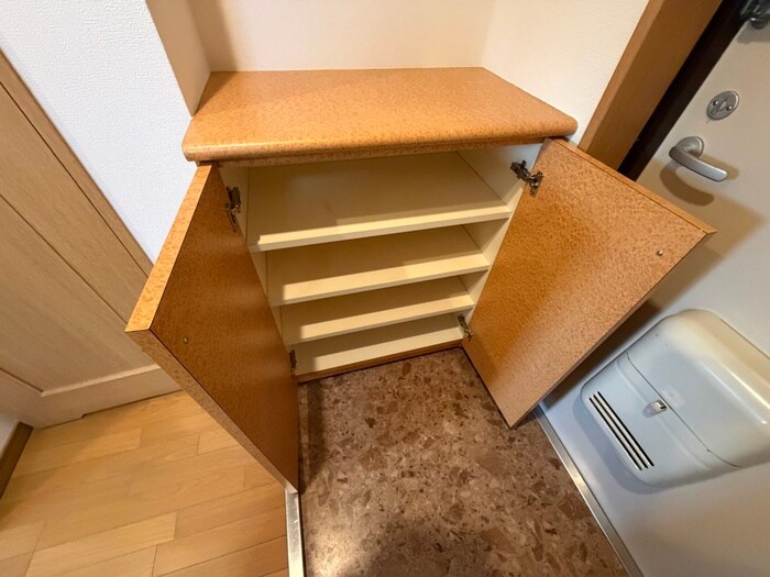 物件内観写真18　(靴箱)