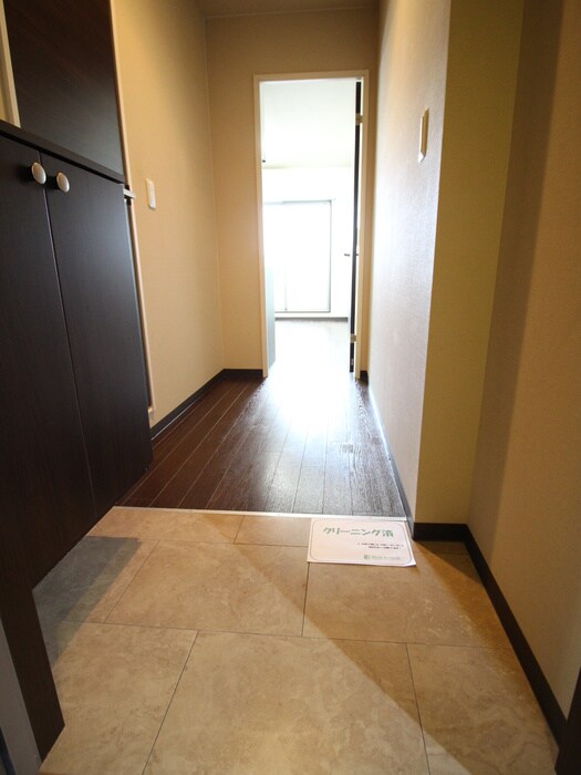 物件内観写真7　(玄関)