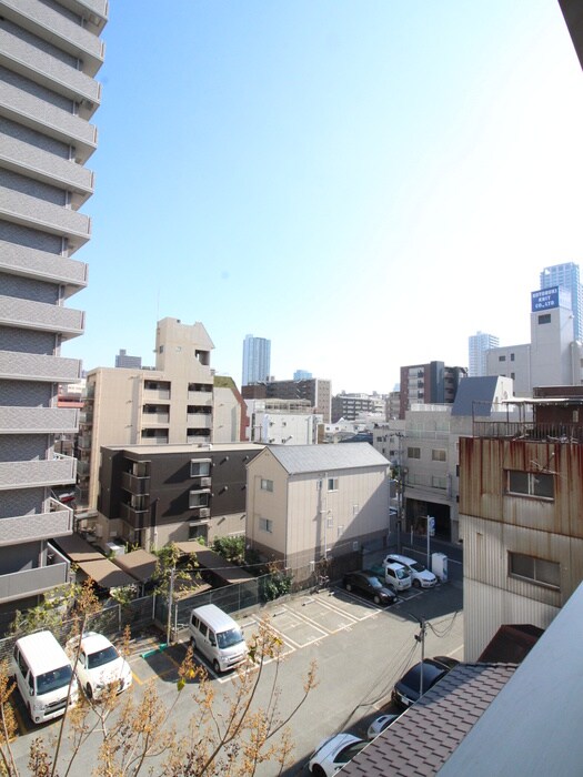 物件内観写真17　(室内からの展望)