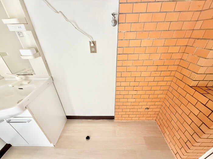 物件内観写真10　(洗濯機置場)