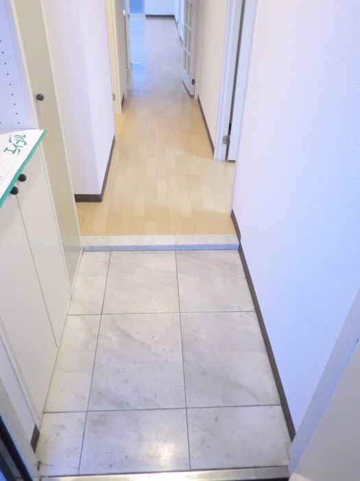 物件内観写真17　(廊下)