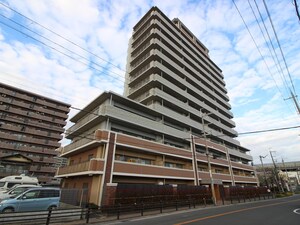 エスリード八戸ノ里（１００２）外観写真