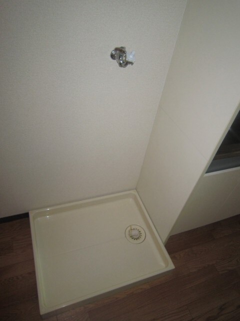 物件内観写真12　(洗濯機置場)