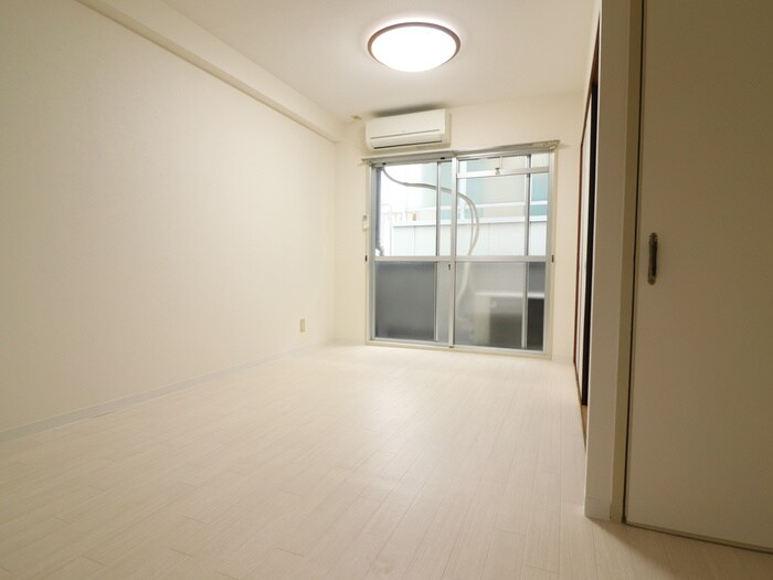 物件内観写真6　(居室)