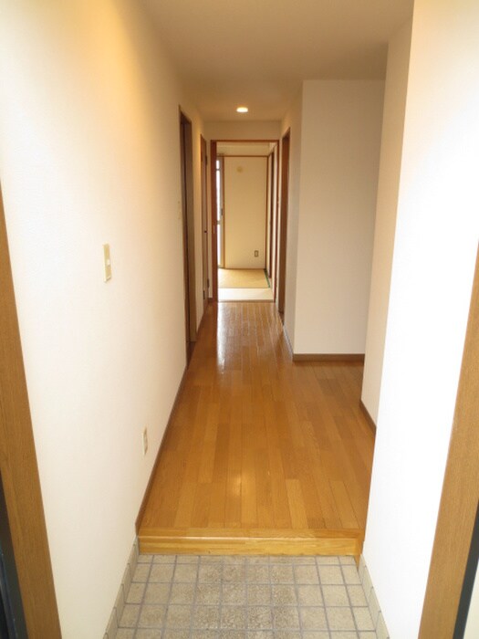 物件内観写真16　(玄関)