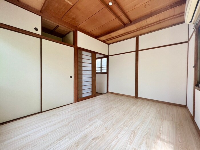 物件内観写真2　(居室)