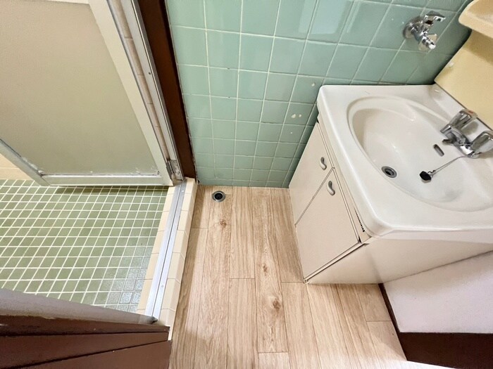 物件内観写真10　(洗濯機置場)