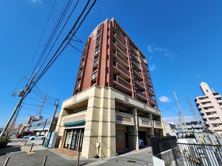 川辺辻岡マンション外観写真