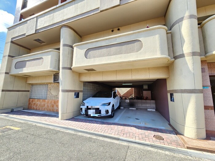 物件外観写真5　(駐輪場)