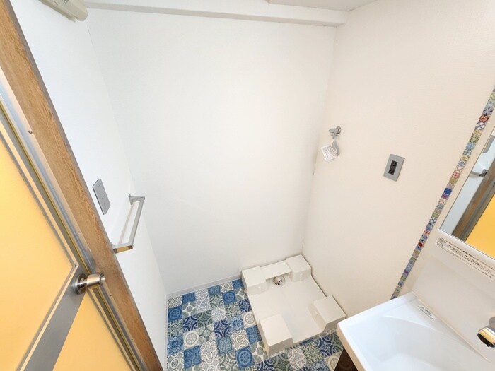 物件内観写真12　(洗濯機置場)