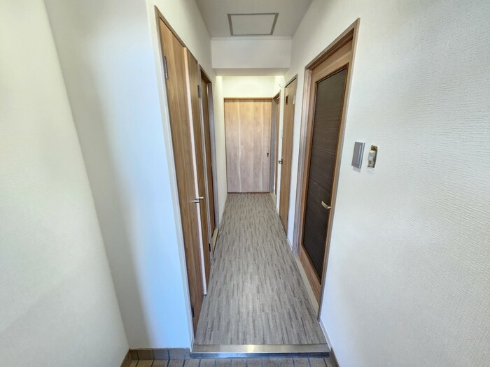 物件内観写真19　(廊下)