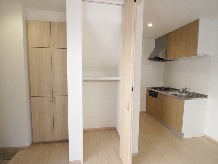 物件内観写真18　(収納)