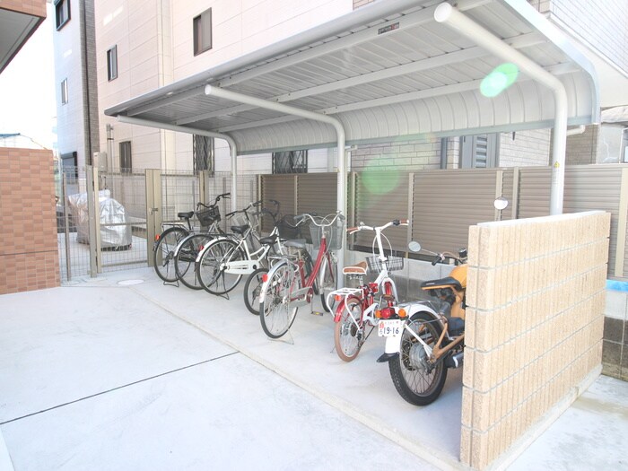 物件外観写真6　(駐輪場)