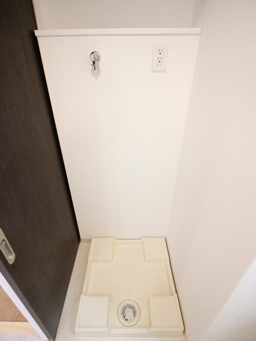 物件内観写真14　(洗濯機置場)