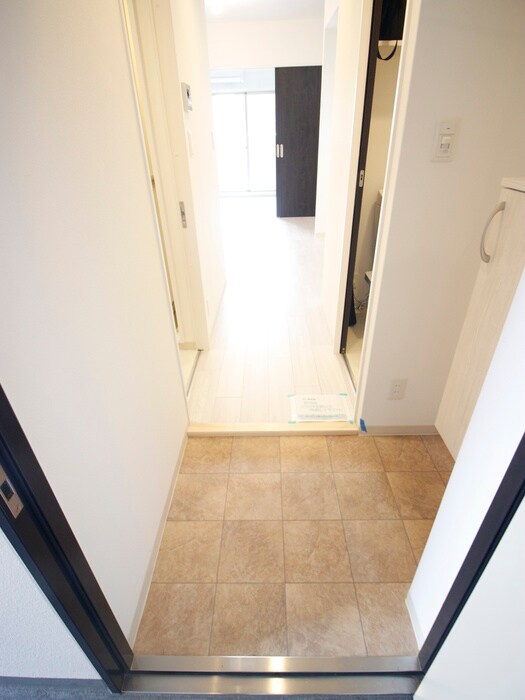 物件内観写真16　(玄関)