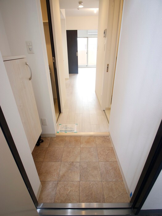 物件内観写真16　(玄関)