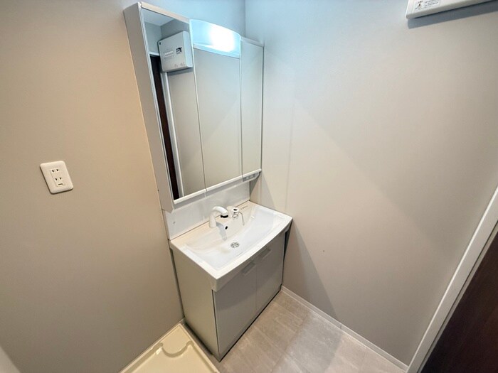 物件内観写真11　(洗面)