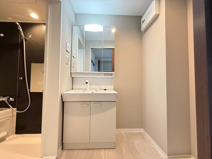 物件内観写真11　(洗面)