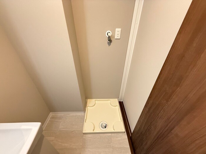 物件内観写真12　(洗濯機置場)