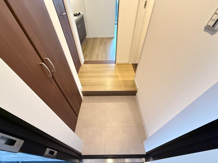 物件内観写真14　(玄関)