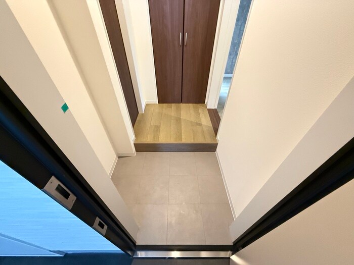 物件内観写真19　(玄関)