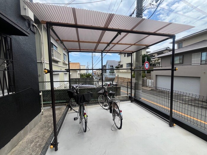 物件外観写真6　(駐輪場)