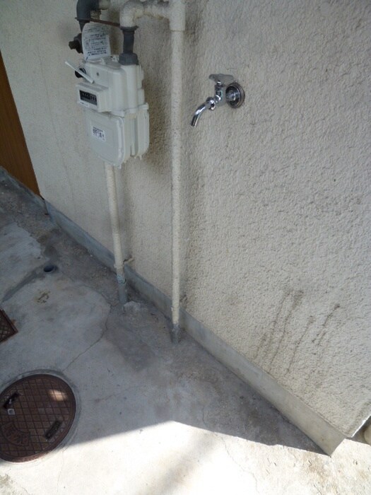 物件内観写真16　(洗濯機置場)