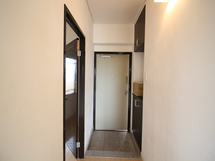 物件内観写真17　(玄関)