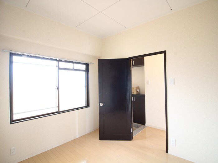 物件内観写真19　(居室)