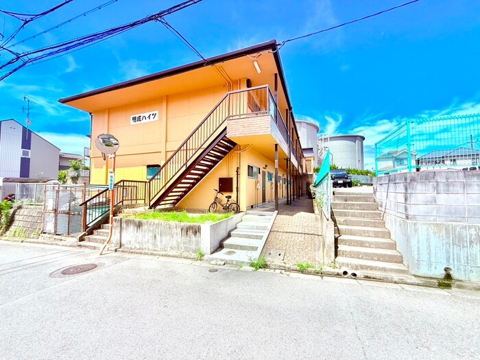 物件外観写真4　(エントランス部分)