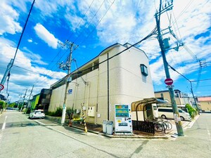 グッズインアシヤ外観写真
