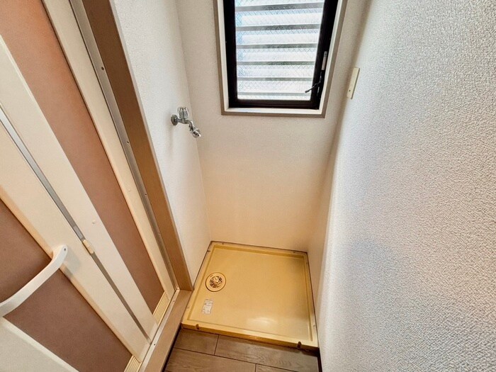 物件内観写真17　(洗濯機置場)