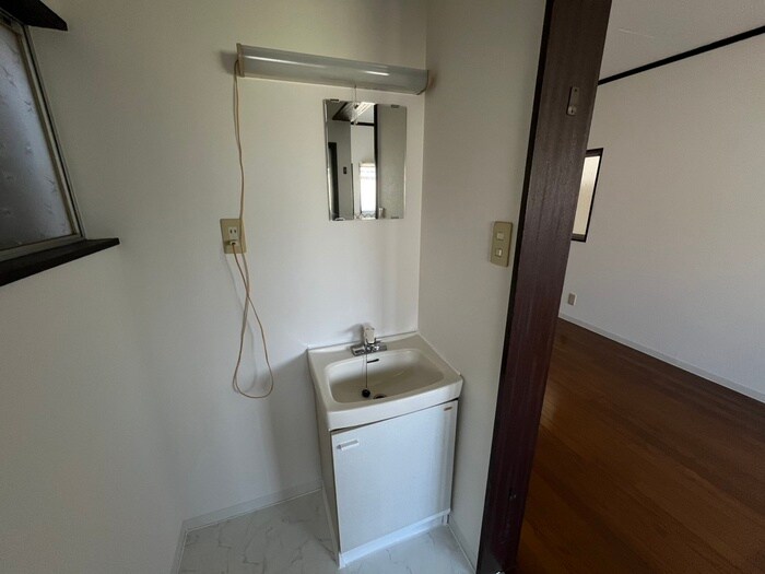 物件内観写真11　(洗面)