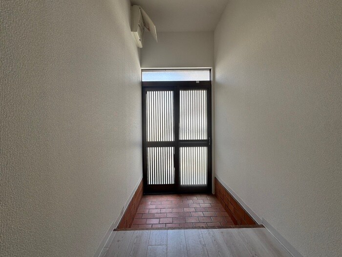 物件内観写真19　(玄関)