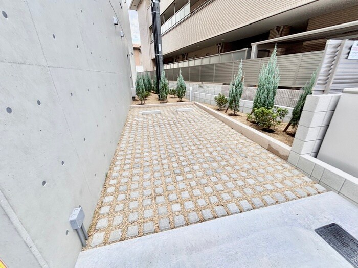 物件外観写真3　(駐車場)