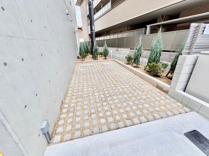 物件外観写真3　(駐車場)