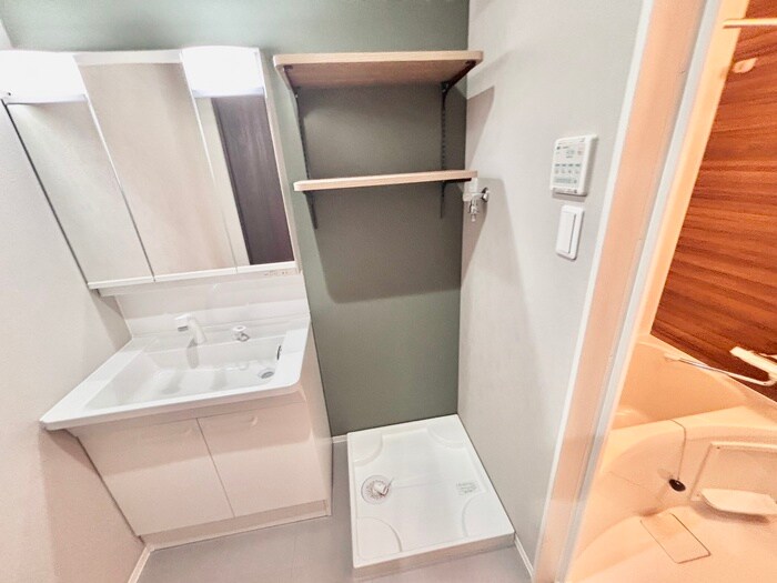 物件内観写真14　(洗濯機置場)