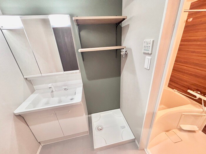 物件内観写真14　(洗濯機置場)