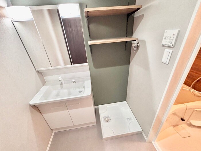 物件内観写真14　(洗濯機置場)