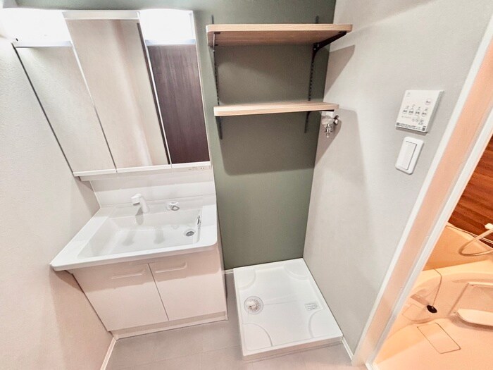 物件内観写真14　(洗濯機置場)